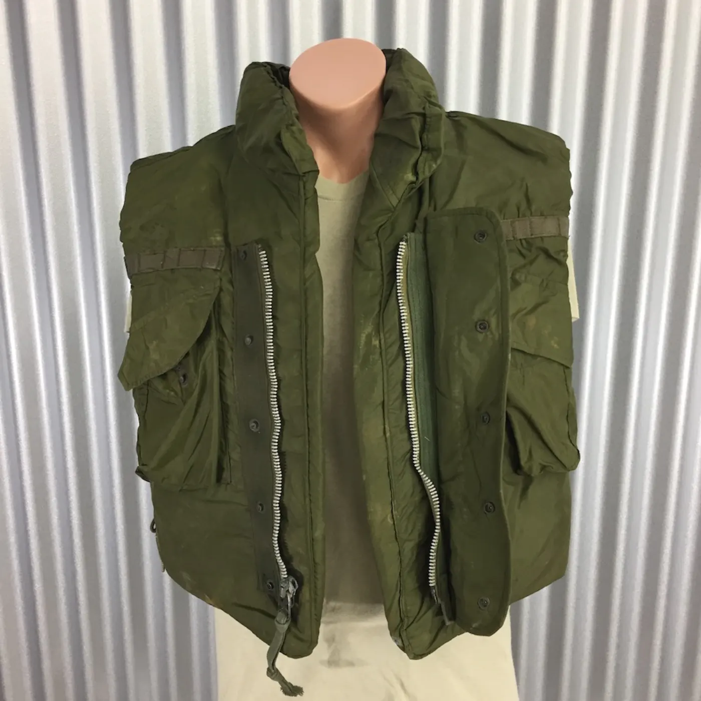 ボディーアーマー（Lサイズ）中古良品 記録写真1