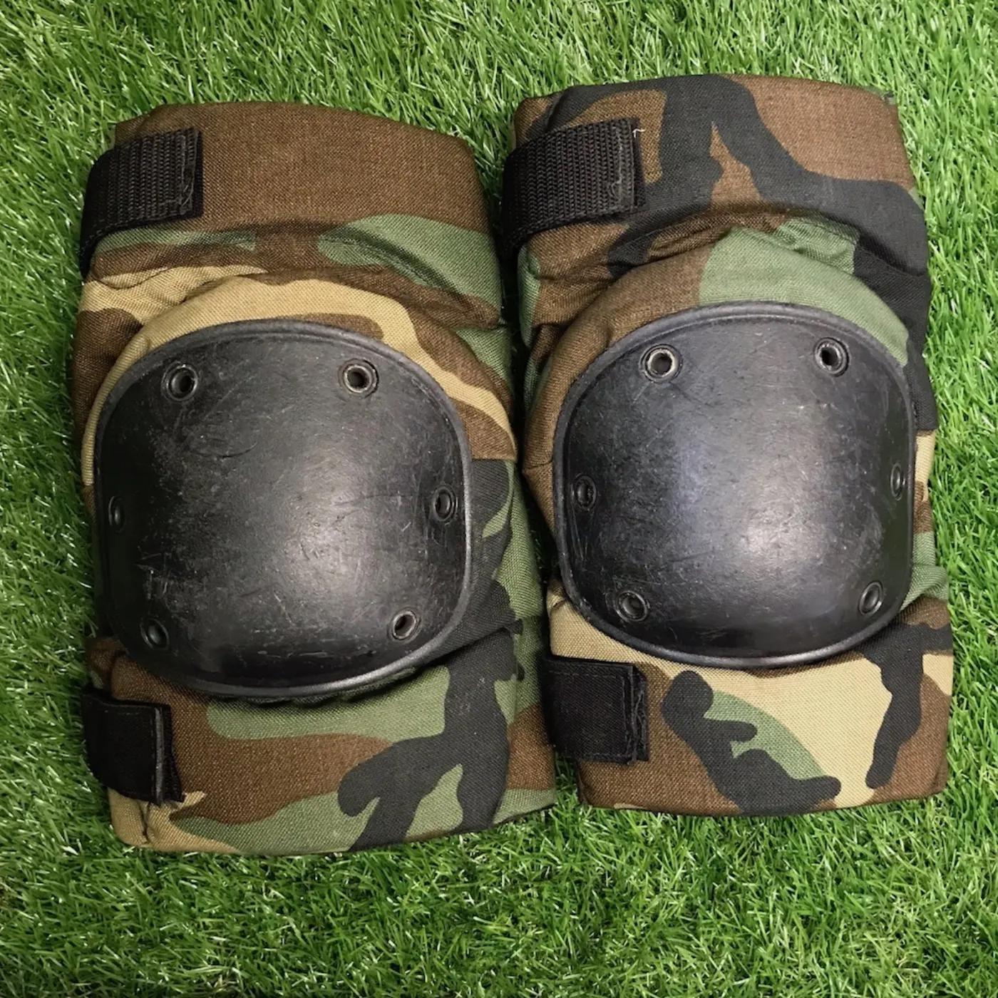 カモフラージュ ニーパット Sサイズ 中古品 記録写真2