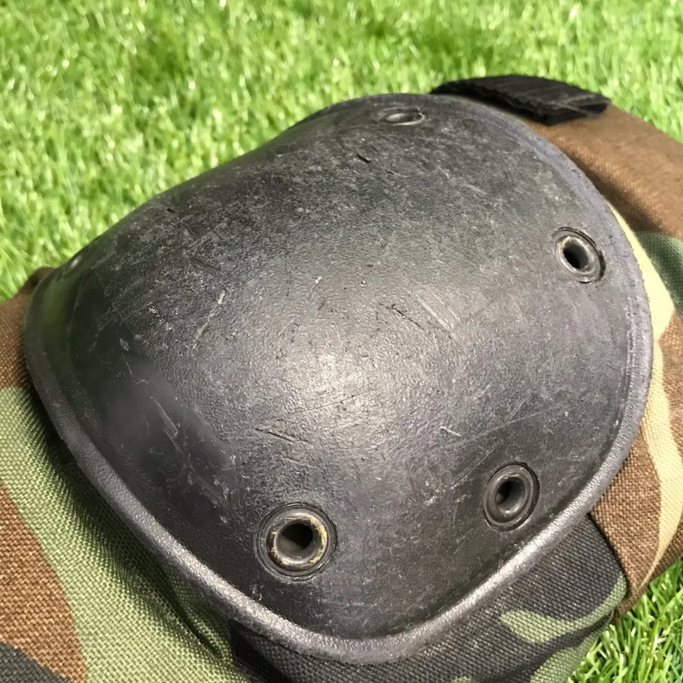 カモフラージュ ニーパット Sサイズ 中古品 記録写真5