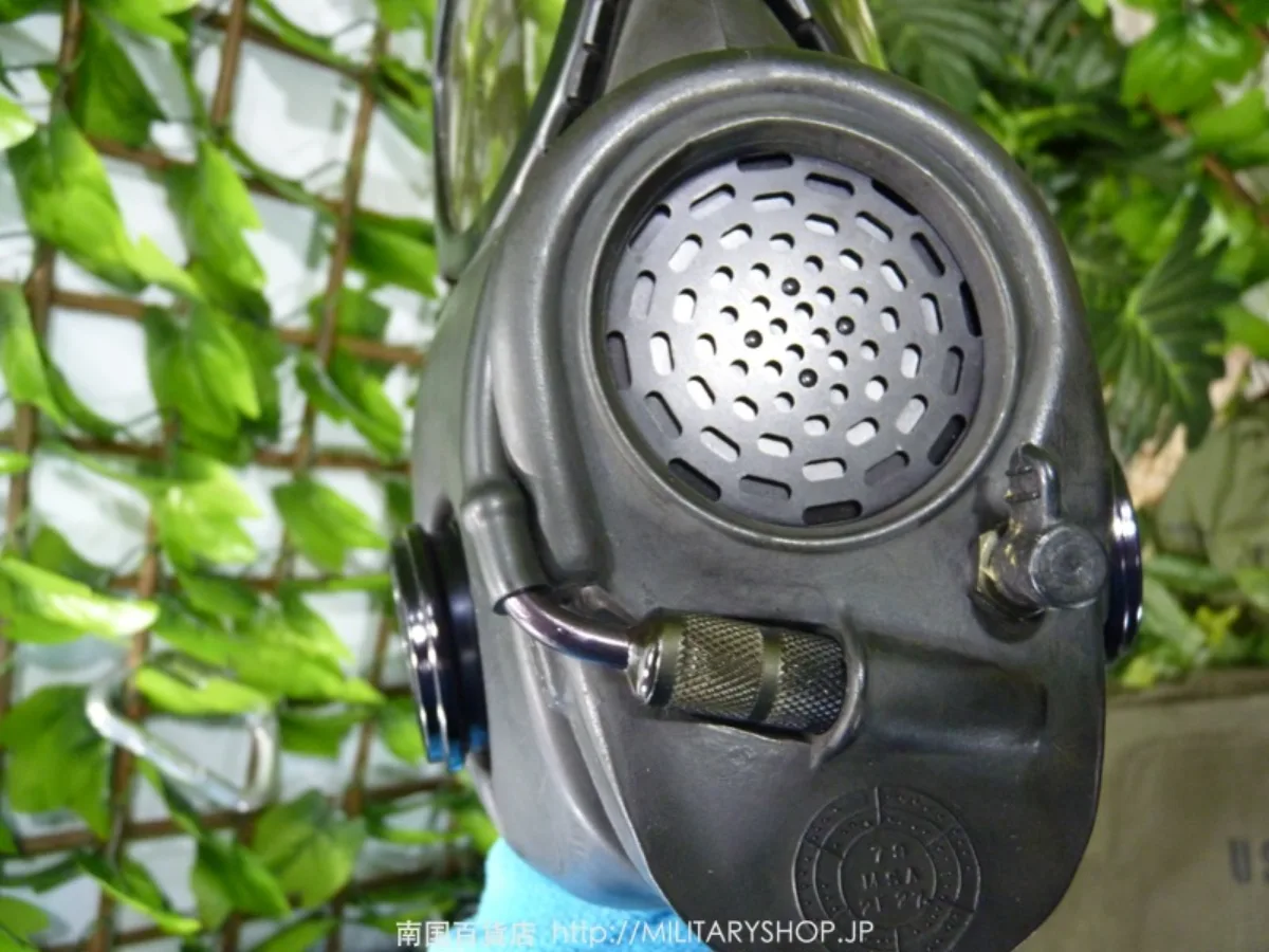M17A1 ガスマスク デッドストック 記録写真2