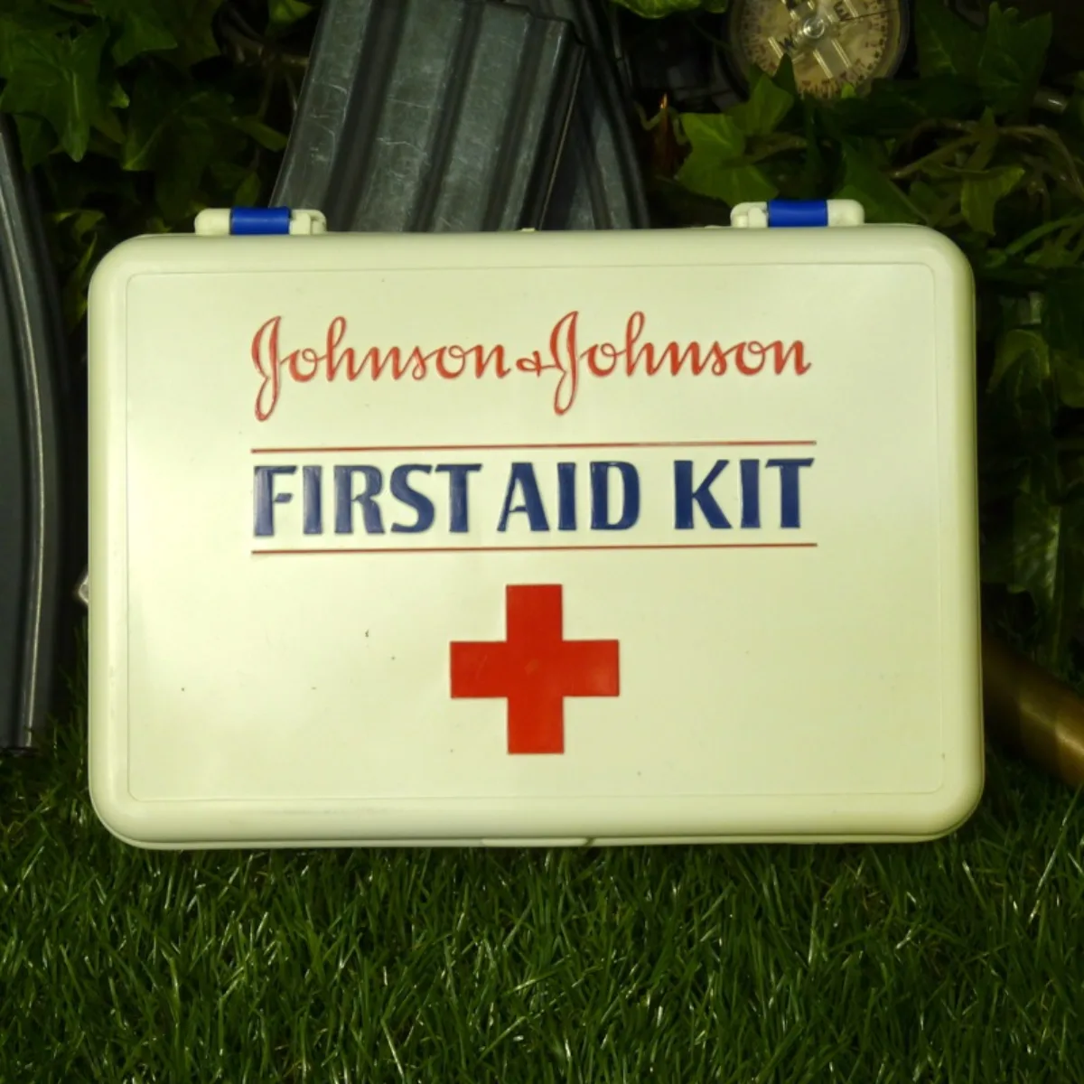 FIRST AID KIT 白青 プラケース 記録写真1
