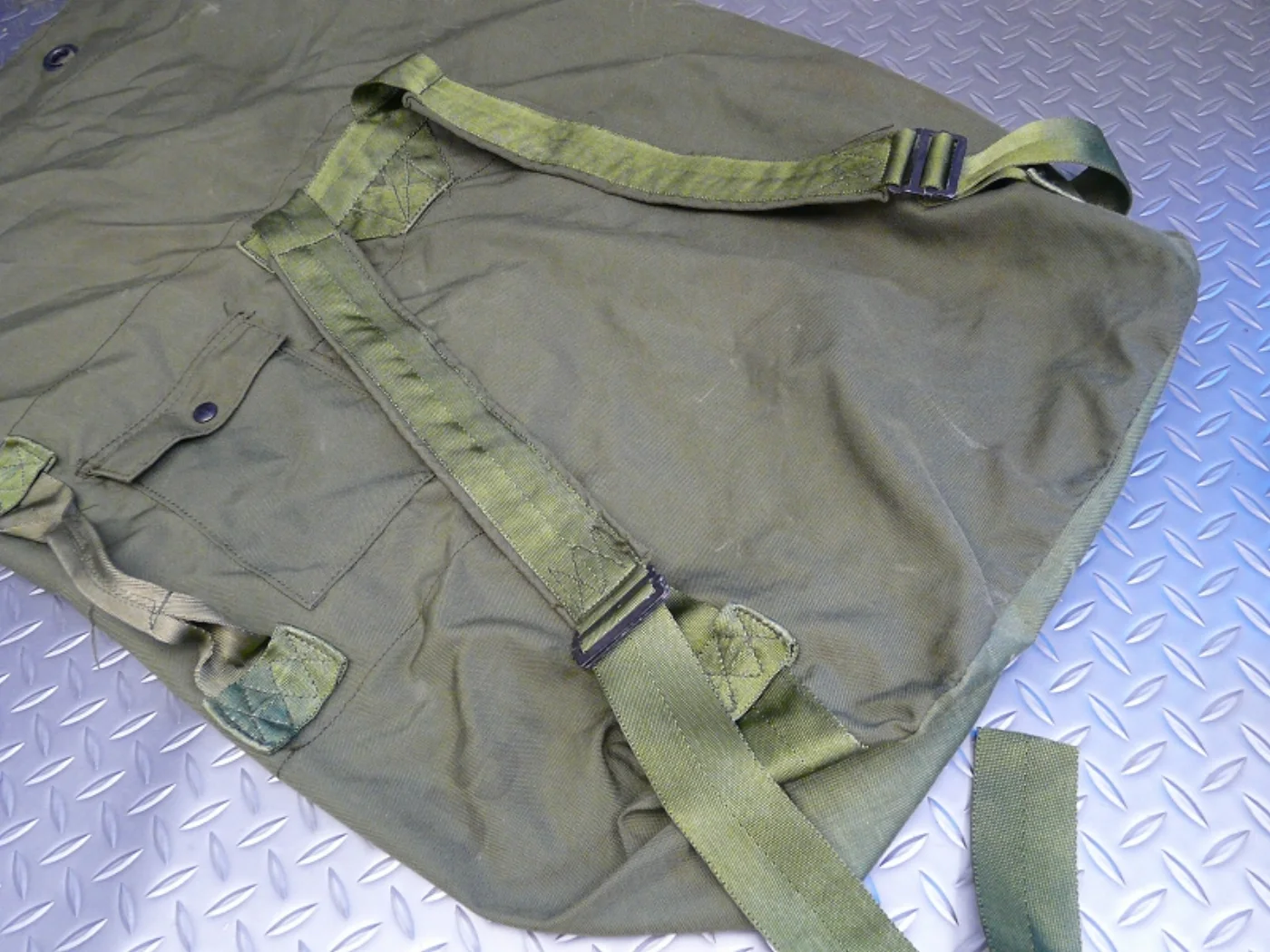 USMC ダッフルバッグ ナイロン製 2WAYショルダー 実物放出品 記録写真2