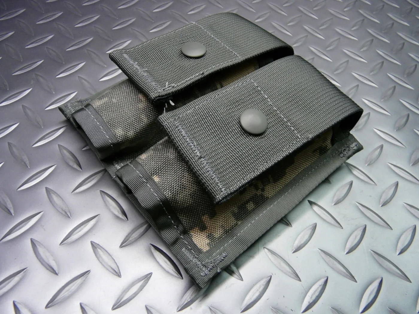 ACU MOLLE 40mmグレネードポーチ ダブル 新品 記録写真3