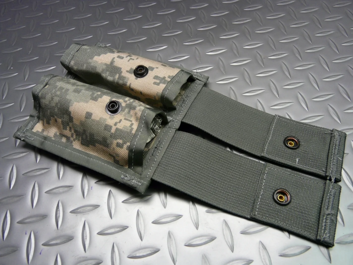 ACU MOLLE 40mmグレネードポーチ ダブル 新品 記録写真4