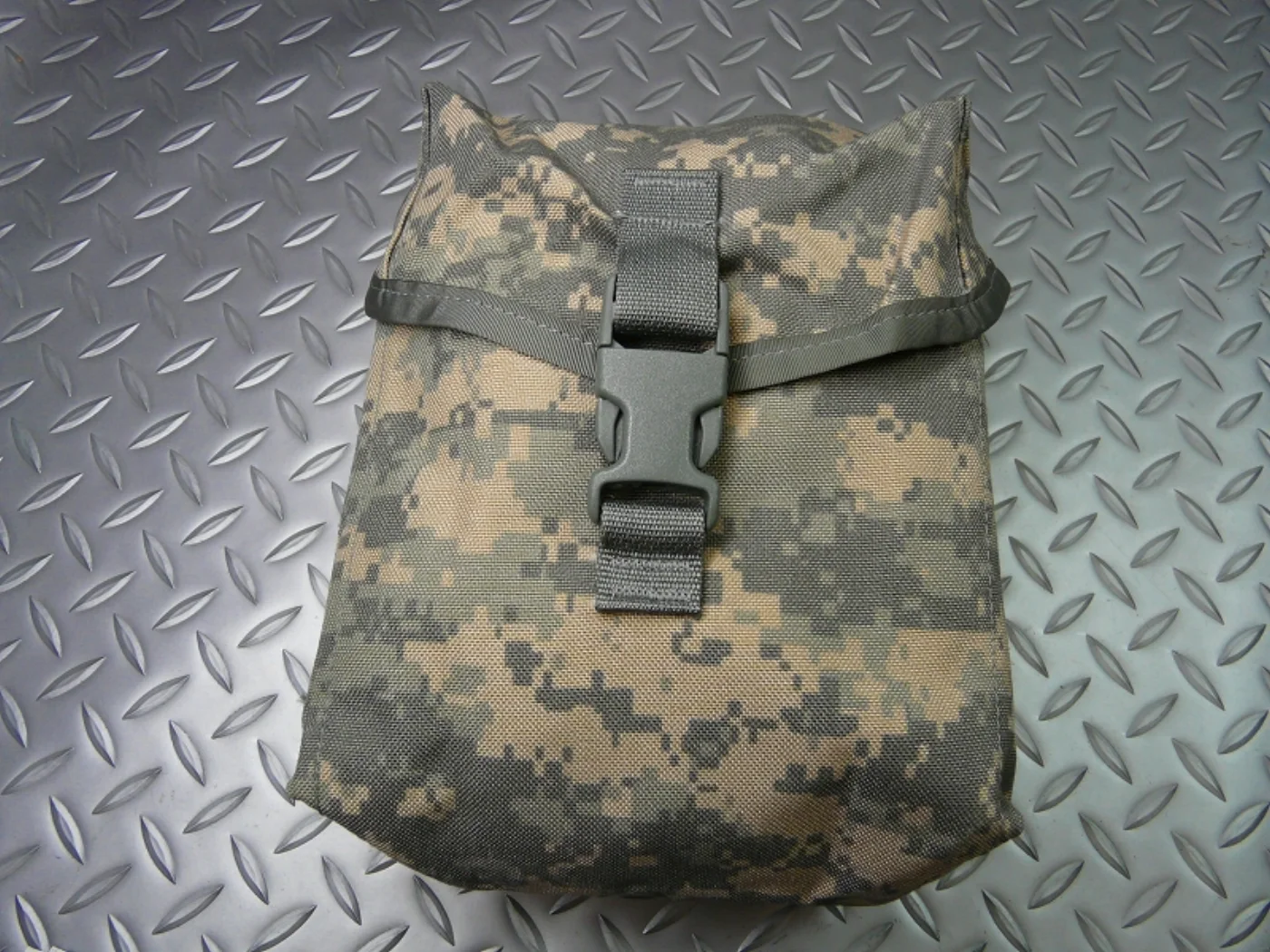 ミリタリーショップ 南国百貨店.COM|沖縄 ACU メディックポーチ [C-1276] - ACU メディックポーチ 記録写真3