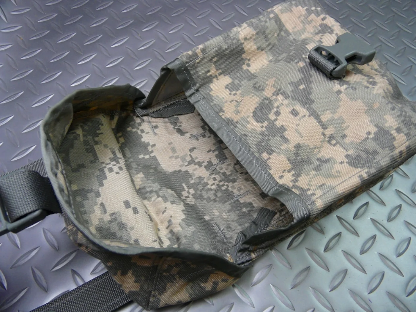 ミリタリーショップ 南国百貨店.COM|沖縄 ACU メディックポーチ [C-1276] - ACU メディックポーチ 記録写真6