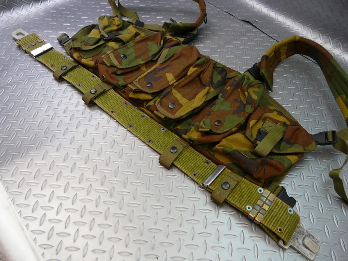 BLACKHAWK! タクティカルベスト ウッドランド迷彩 記録写真6
