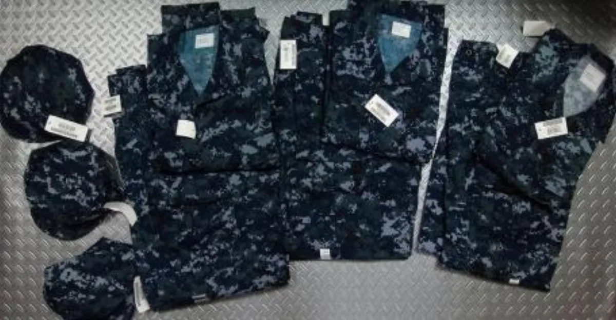 ミリタリーショップ 南国百貨店.COM|沖縄 新型U.S.NAVY 迷彩服 パンツ＆ジャケット上下セット S-R [A 記録写真1