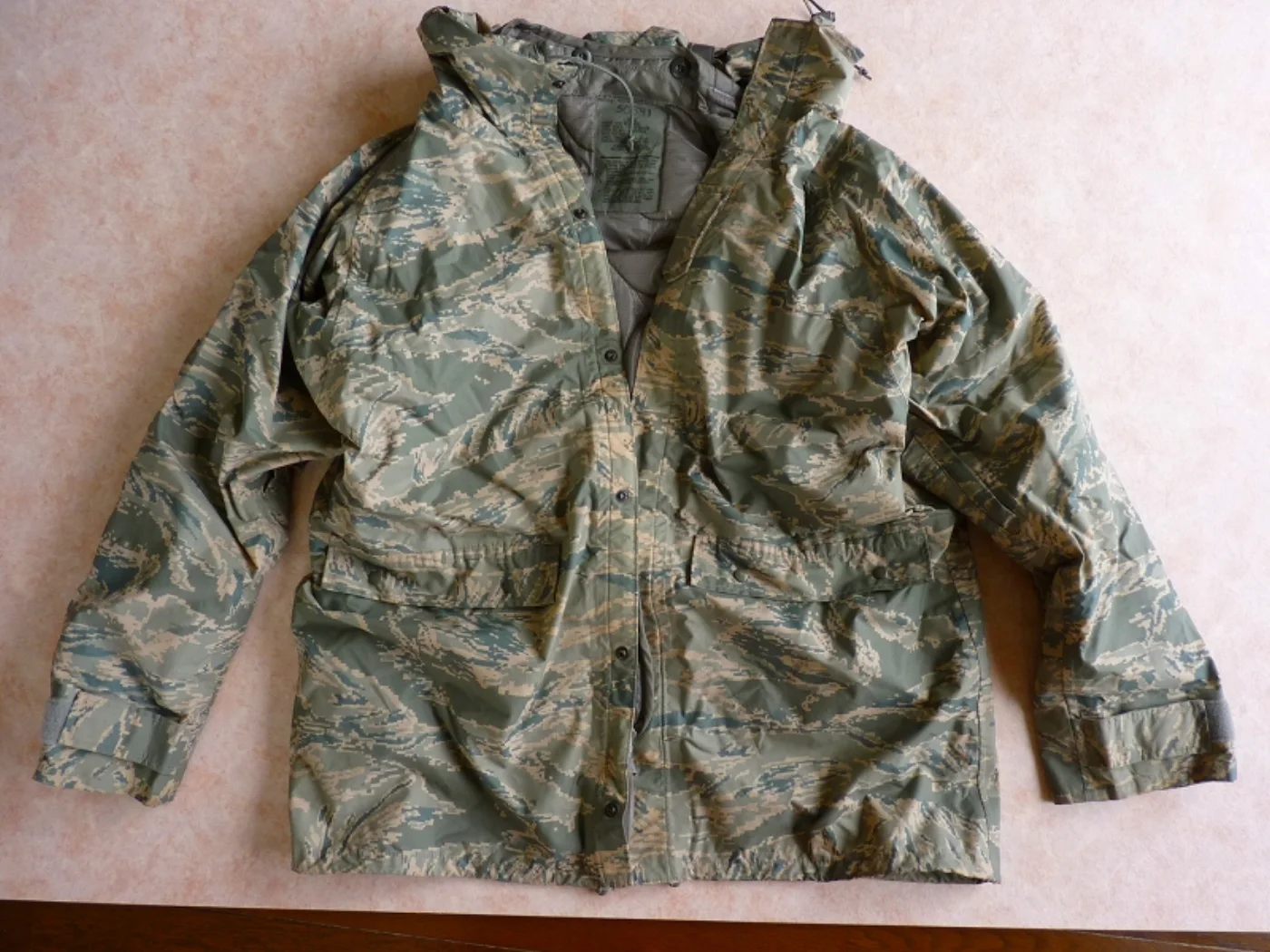 ミリタリーショップ 南国百貨店.COM|沖縄 ABU 米軍エアホース レインジャケット S [Q-843] - ABU 記録写真5