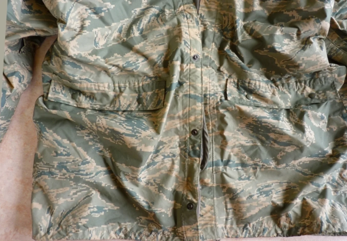 ミリタリーショップ 南国百貨店.COM|沖縄 ABU 米軍エアホース レインジャケット S [Q-843] - ABU 記録写真7