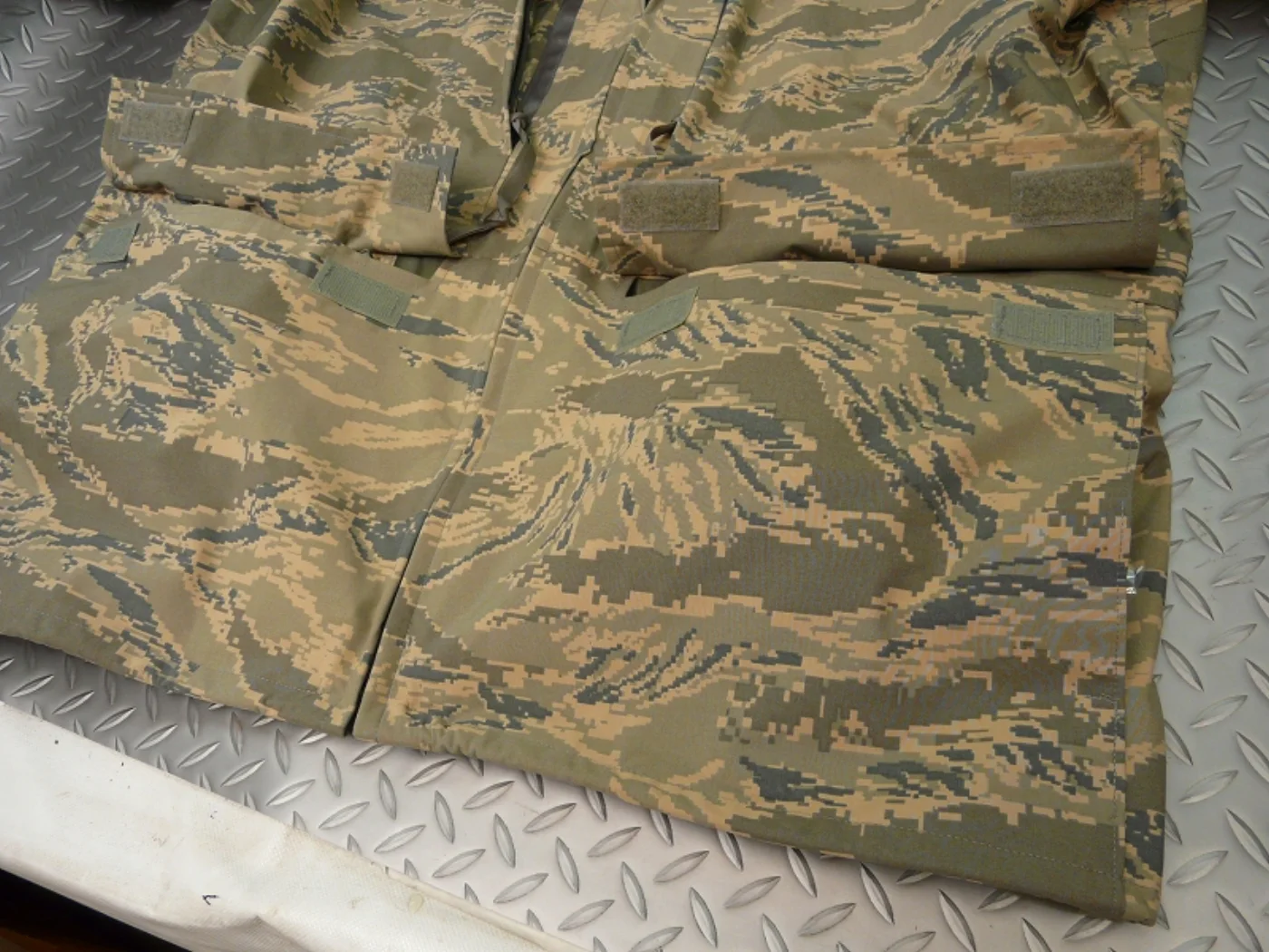 ミリタリーショップ 南国百貨店.COM|沖縄 U.S.AIRFORCE ゴアテックスパーカー 新品 [ZZ K-403] 記録写真5