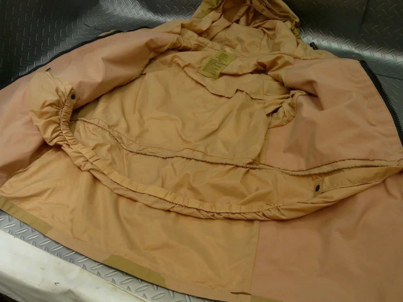 ミリタリーショップ 南国百貨店.COM|沖縄 ECWCS 3C GORE-TEX パーカー＆パンツ M 新品セット [K 記録写真6