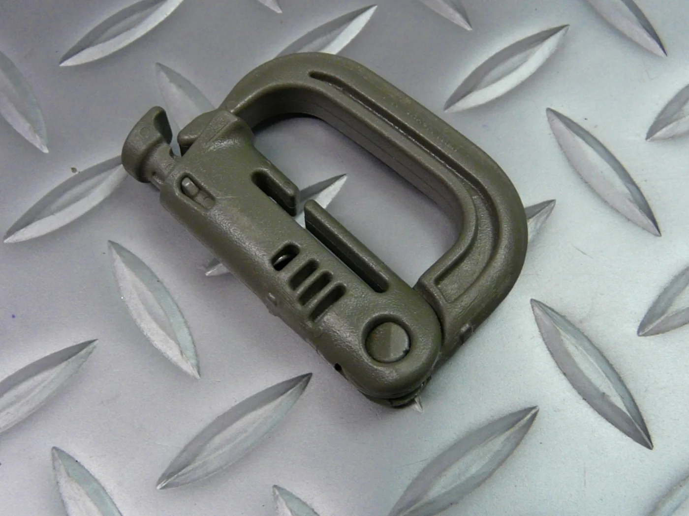 ミリタリーショップ 南国百貨店.COM|沖縄 ACU GRIMLOC CARABINER MOLLE用クリップ [D-1 記録写真2