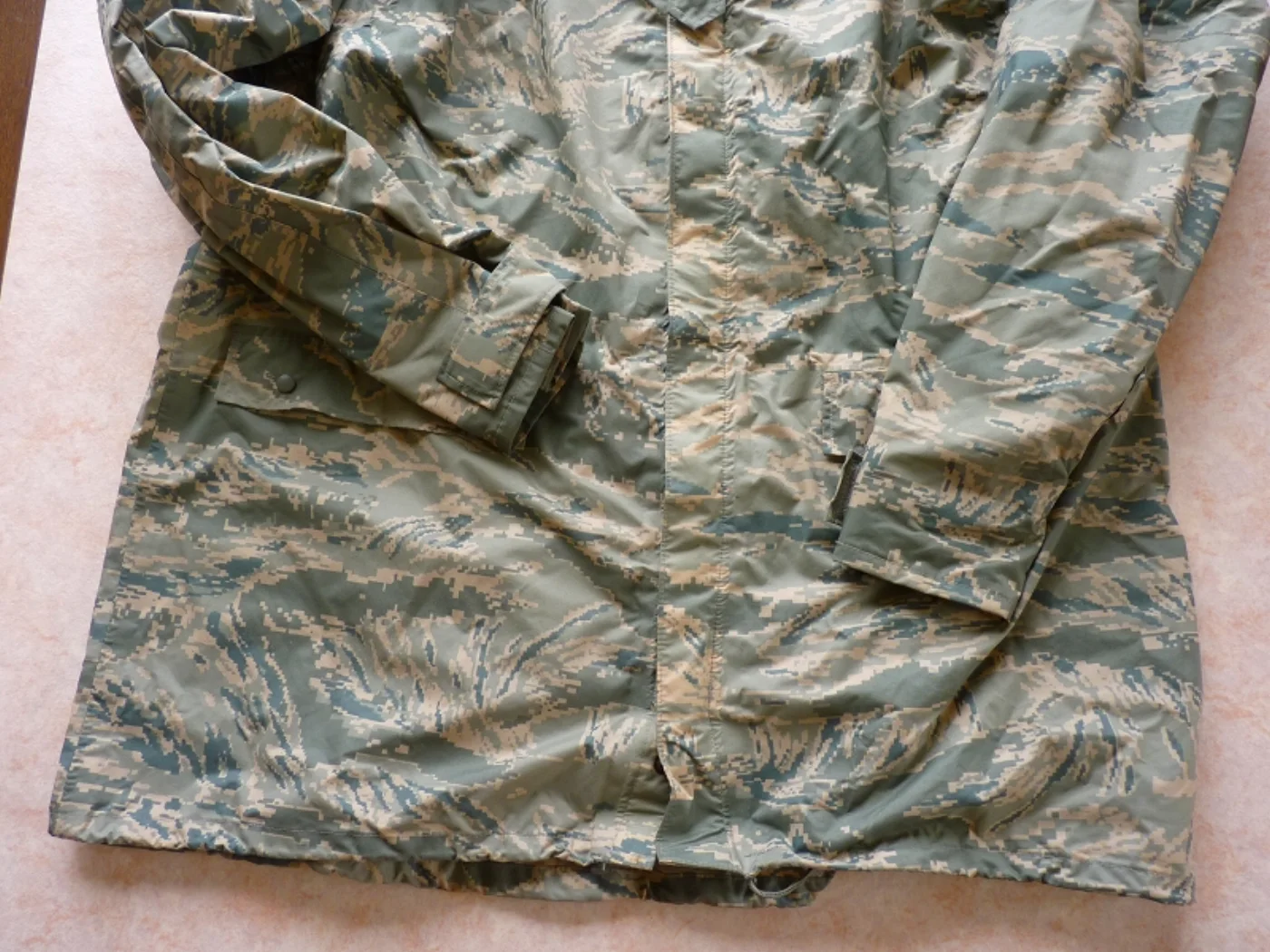 ミリタリーショップ 南国百貨店.COM|沖縄 ABU 米軍エアホース レインジャケット M [Q-844] - ABU 記録写真5