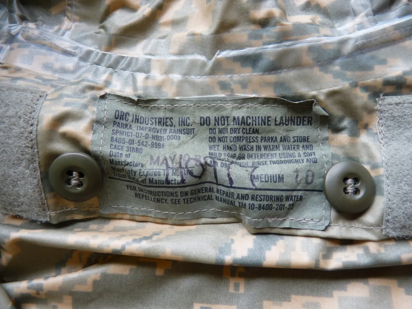 ミリタリーショップ 南国百貨店.COM|沖縄 ABU 米軍エアホース レインジャケット M [Q-844] - ABU 記録写真6