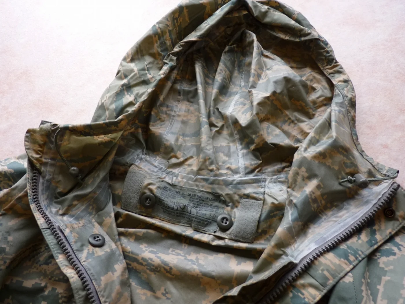 ミリタリーショップ 南国百貨店.COM|沖縄 ABU 米軍エアホース レインジャケット M [Q-844] - ABU 記録写真7