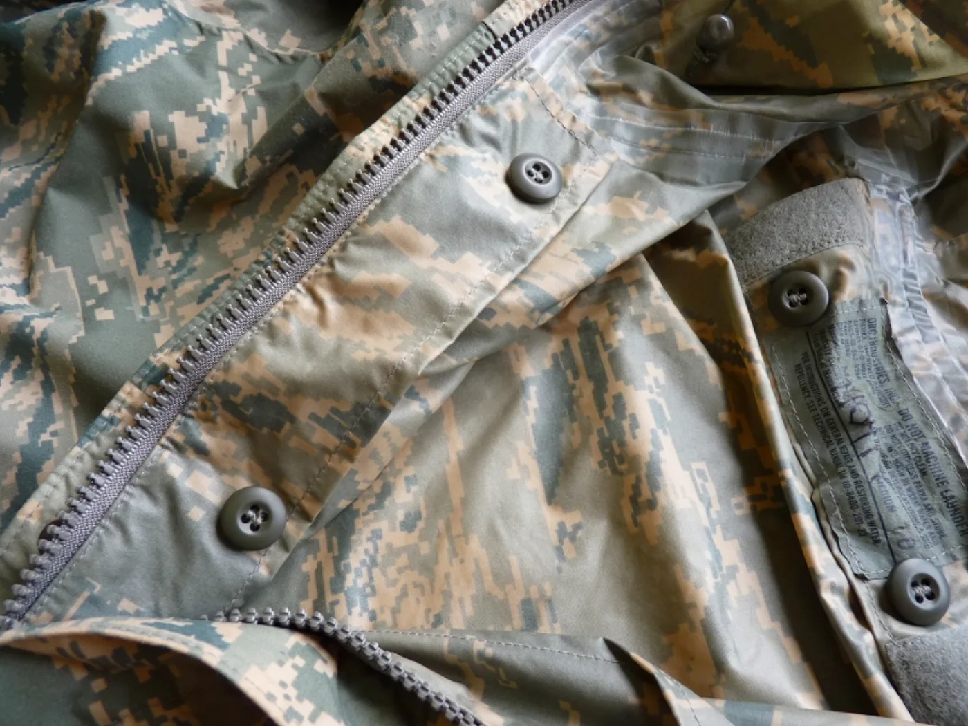 ミリタリーショップ 南国百貨店.COM|沖縄 ABU 米軍エアホース レインジャケット M [Q-844] - ABU 記録写真8