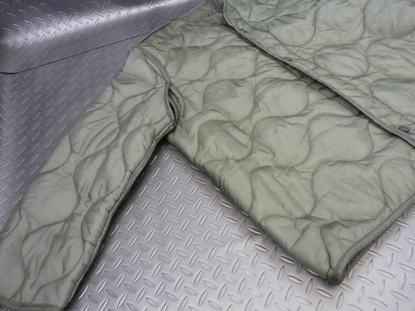 ミリタリーショップ 南国百貨店.COM|沖縄 ACU ポンチョライナー M 新品 [T-181] - ACU ポンチョラ 記録写真3