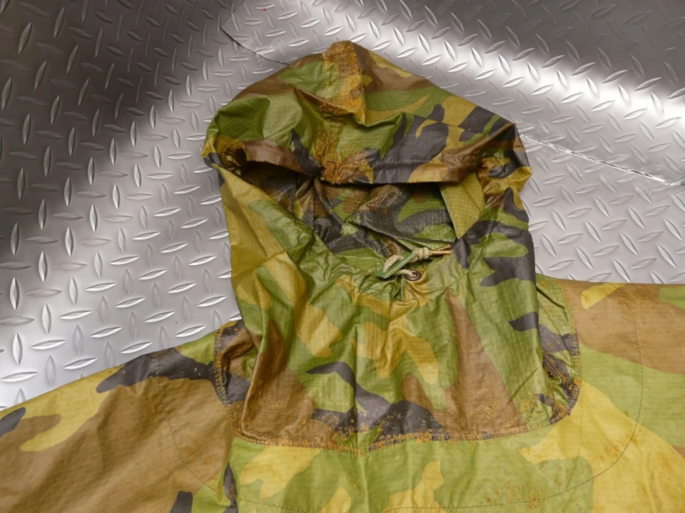 ミリタリーショップ 南国百貨店.COM|沖縄 米軍 ポンチョ [T-183] - ポンチョ（雨具）米軍放出品程度：中古※ 記録写真3