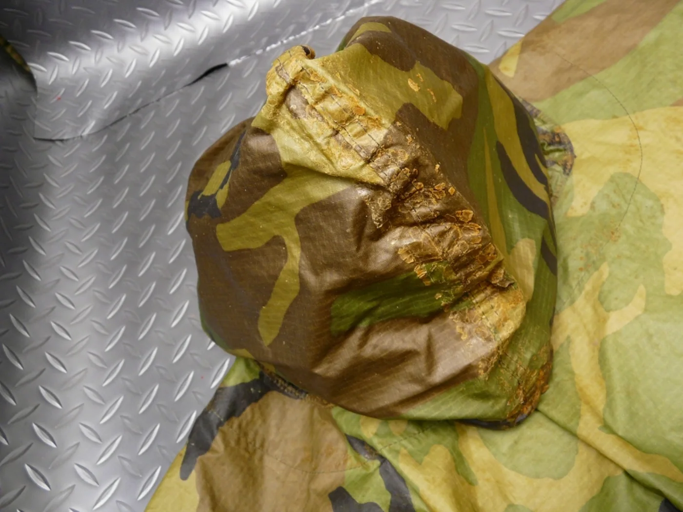 ミリタリーショップ 南国百貨店.COM|沖縄 米軍 ポンチョ [T-183] - ポンチョ（雨具）米軍放出品程度：中古※ 記録写真5
