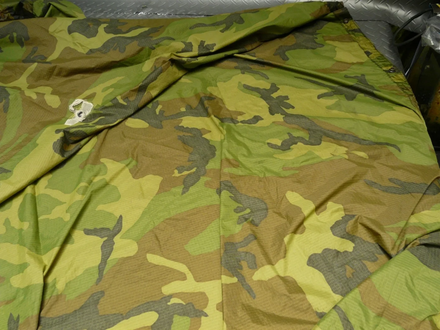 ミリタリーショップ 南国百貨店.COM|沖縄 米軍 ポンチョ [T-183] - ポンチョ（雨具）米軍放出品程度：中古※ 記録写真7