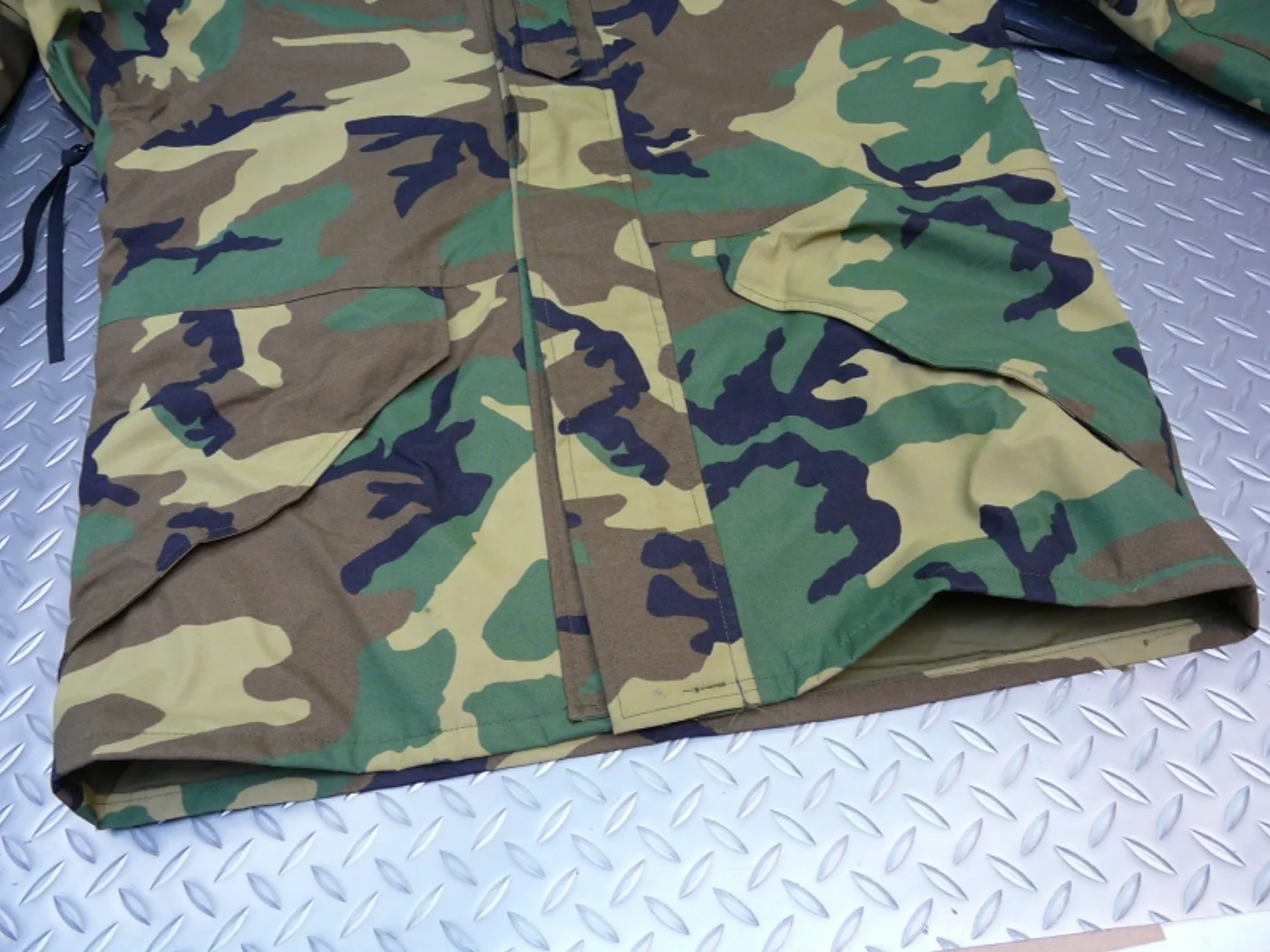 ミリタリーショップ 南国百貨店.COM|沖縄 ECWCS ゴアテックスパーカー TYPE-I 極上品 M [K-407] 記録写真4