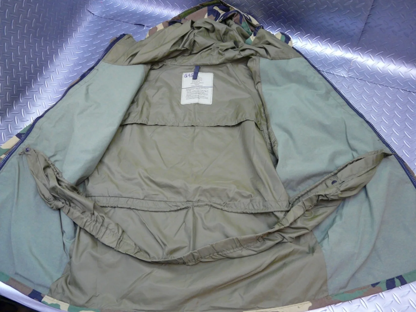 ミリタリーショップ 南国百貨店.COM|沖縄 ECWCS ゴアテックスパーカー TYPE-I 極上品 M [K-407] 記録写真6