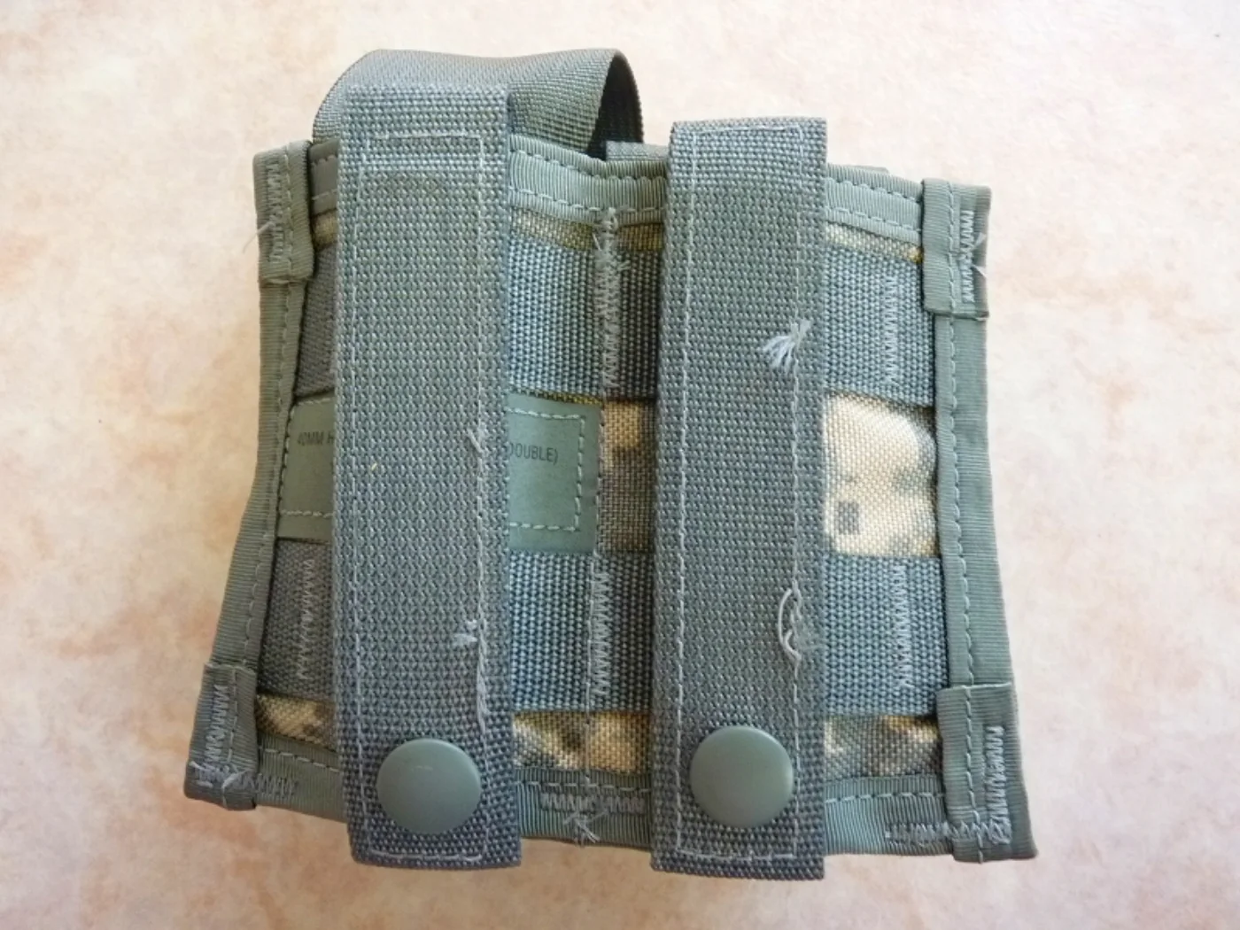 MOLLE II 40mmグレネードポーチ ACU迷彩 模擬弾2個付き 記録写真2