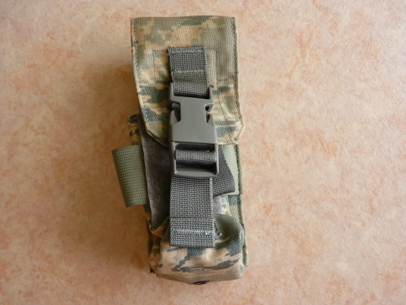 ミリタリーショップ 南国百貨店.COM|沖縄 U.S.AIR FORCE MOLLE マガジンポーチ シングル [ZZZ 記録写真2