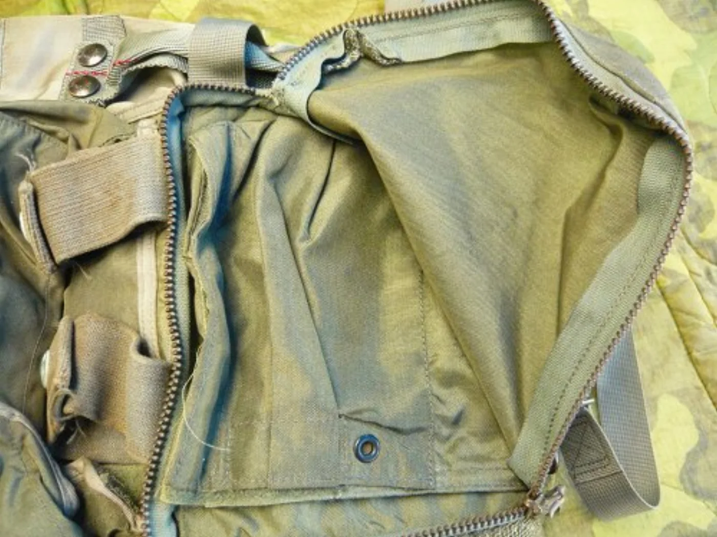 パイロット装備用 サバイバルベスト 米軍放出品 記録写真3