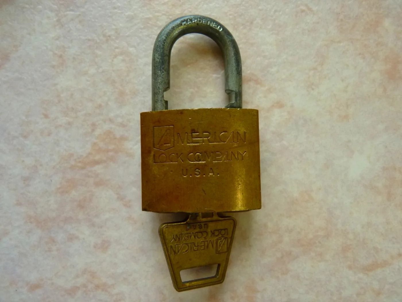 米軍放出品 American Lock Company製 真鍮南京錠 鍵付き 記録写真2