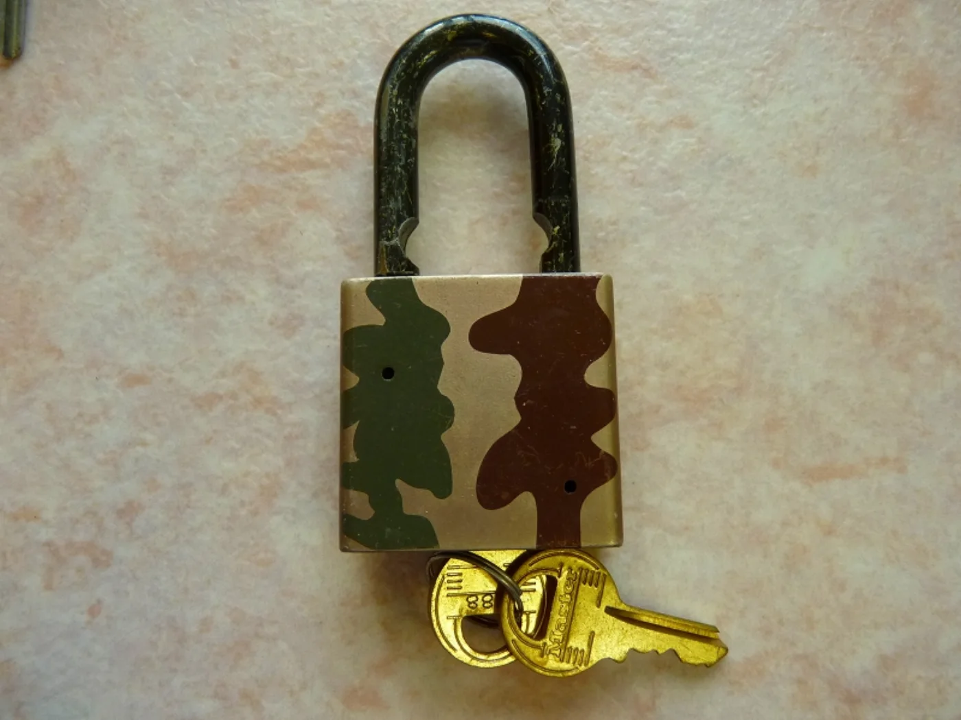 ミリタリーショップ 南国百貨店.COM|沖縄 米軍放出品の錠前 カギ [Q-999] - 米軍放出品の錠前 カギ 記録写真5
