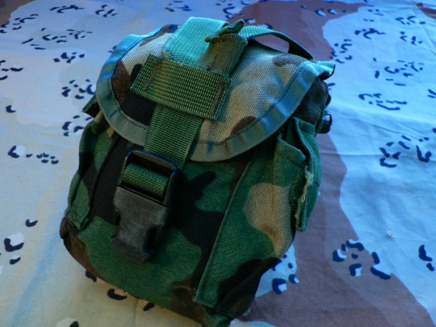 米軍 MOLLE II キャンティーン/ユーティリティポーチ ウッドランド迷彩 記録写真2