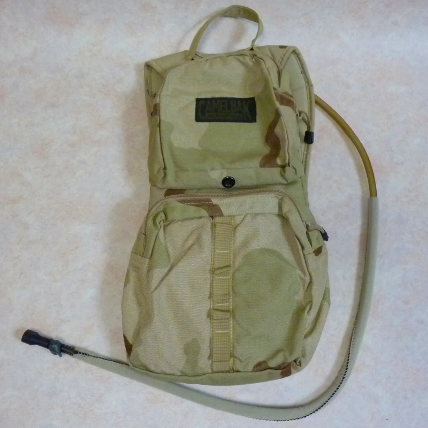 ミリタリーショップ 南国百貨店.COM|沖縄 CAMELBAK 3Cデザート ポケット付き [Q-1074] - CAM 記録写真3