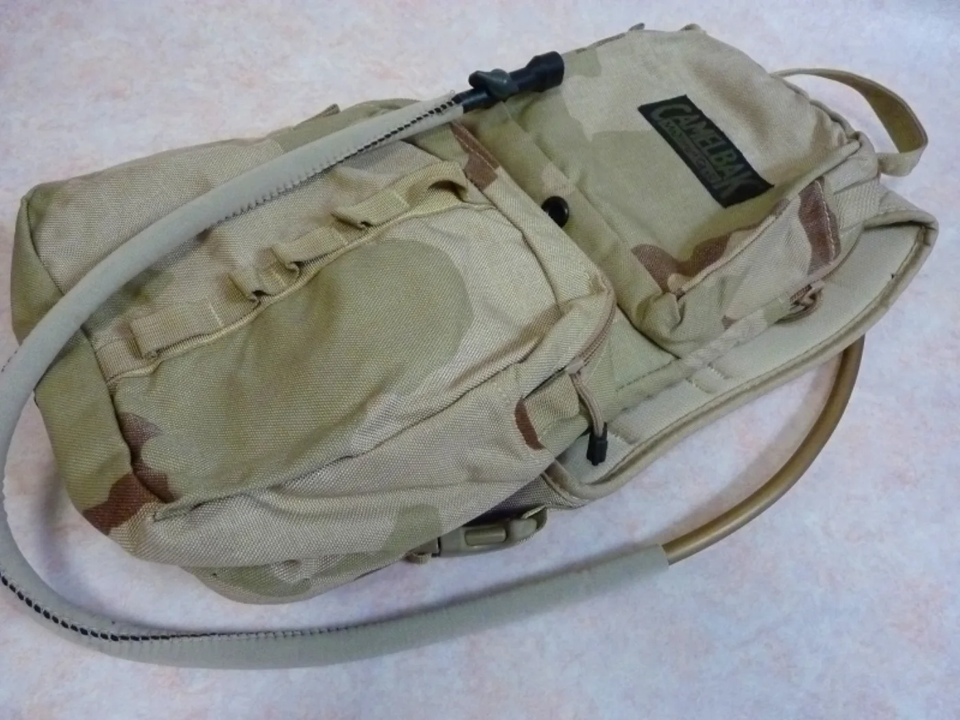 ミリタリーショップ 南国百貨店.COM|沖縄 CAMELBAK 3Cデザート ポケット付き [Q-1074] - CAM 記録写真4