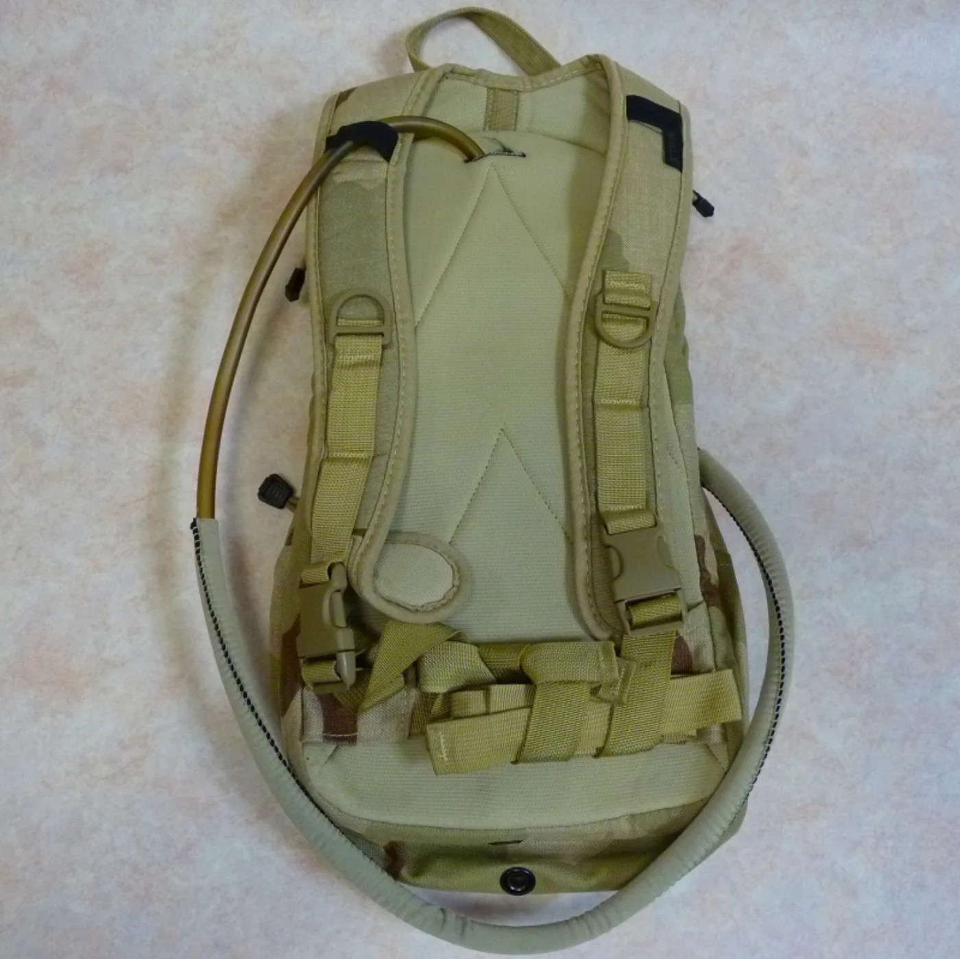 ミリタリーショップ 南国百貨店.COM|沖縄 CAMELBAK 3Cデザート ポケット付き [Q-1074] - CAM 記録写真5