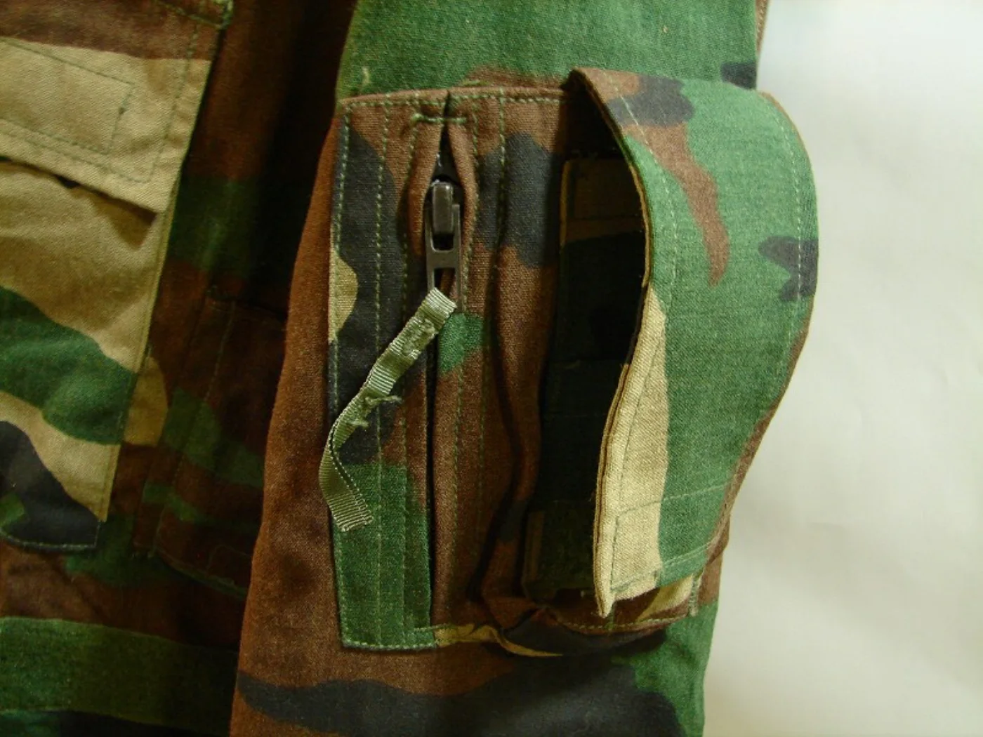 BDU ウッドランド迷彩ジャケット ペンポケット付き 記録写真8