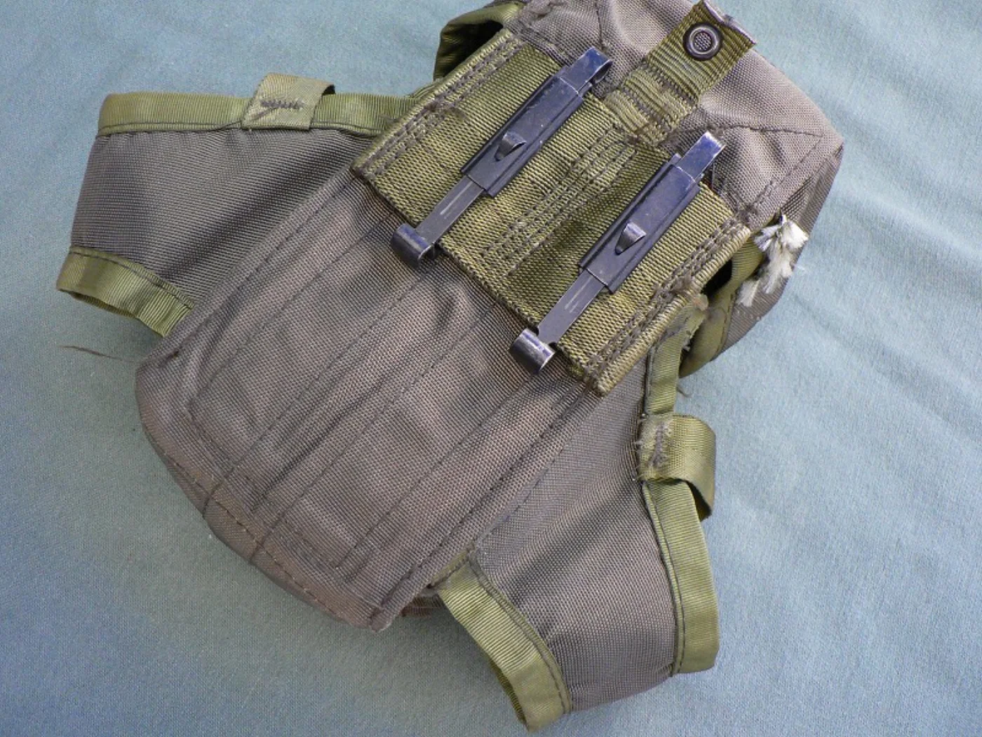 ミリタリーショップ 南国百貨店.COM|沖縄 ３連マガジンポーチ [Z C-1047] - ３連マガジンポーチ米軍放出品 記録写真3