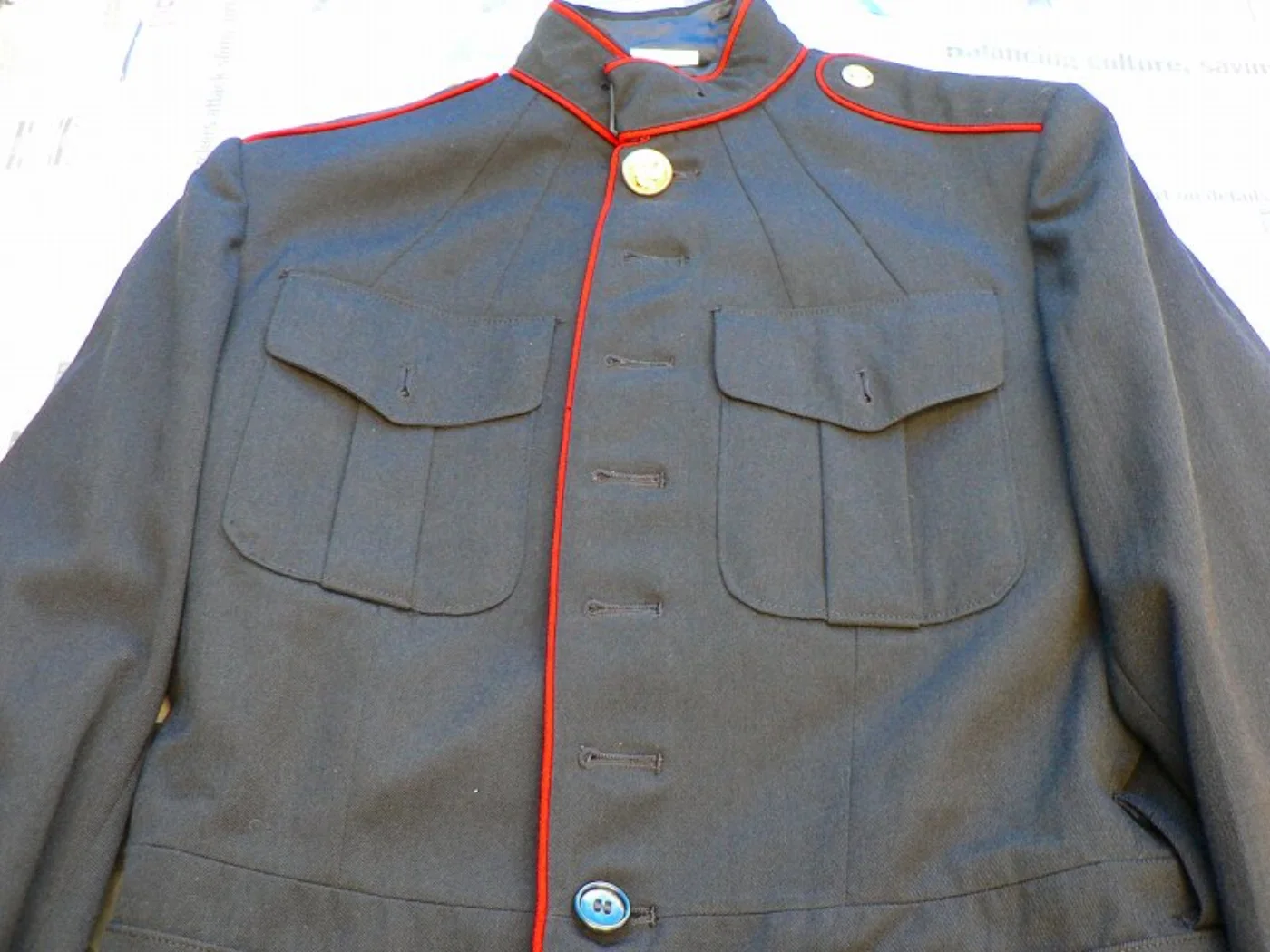 USMC ドレスブルー 礼装コート 赤パイピング 金ボタン 記録写真2
