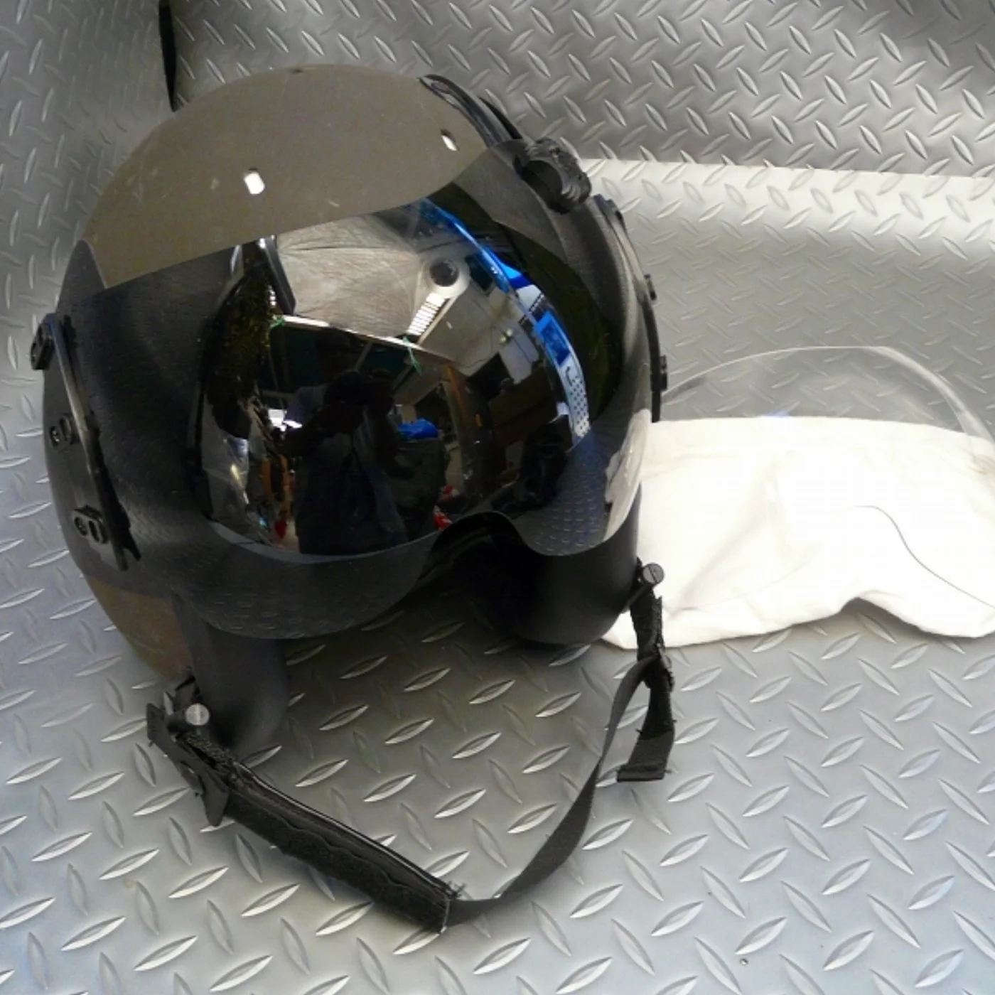 HGU-68/P フライトヘルメット XLサイズ(中古良品) 記録写真2
