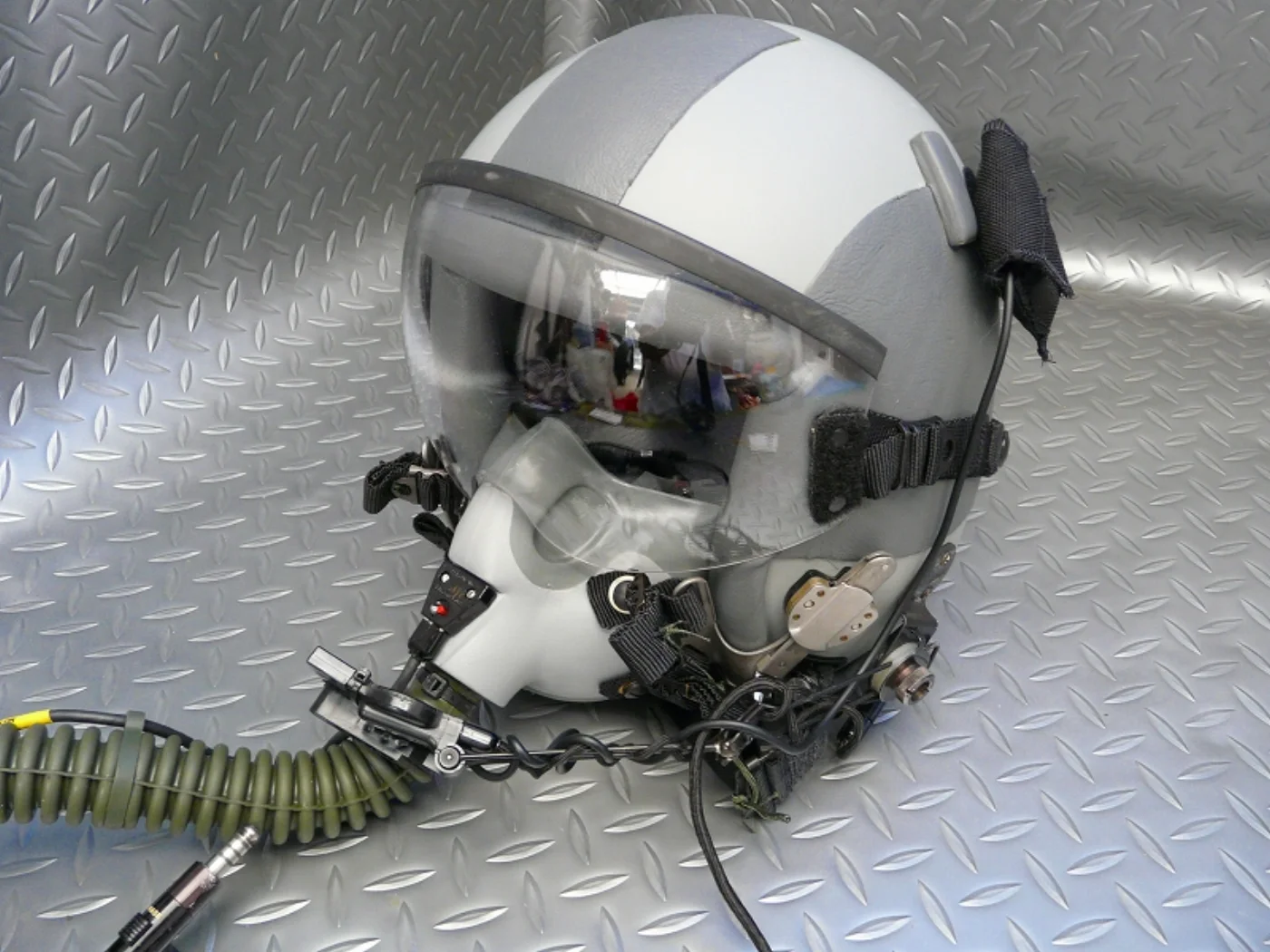 空軍フライトヘルメット HGU-55/P(マイク・LED付き) Lサイズ 記録写真2