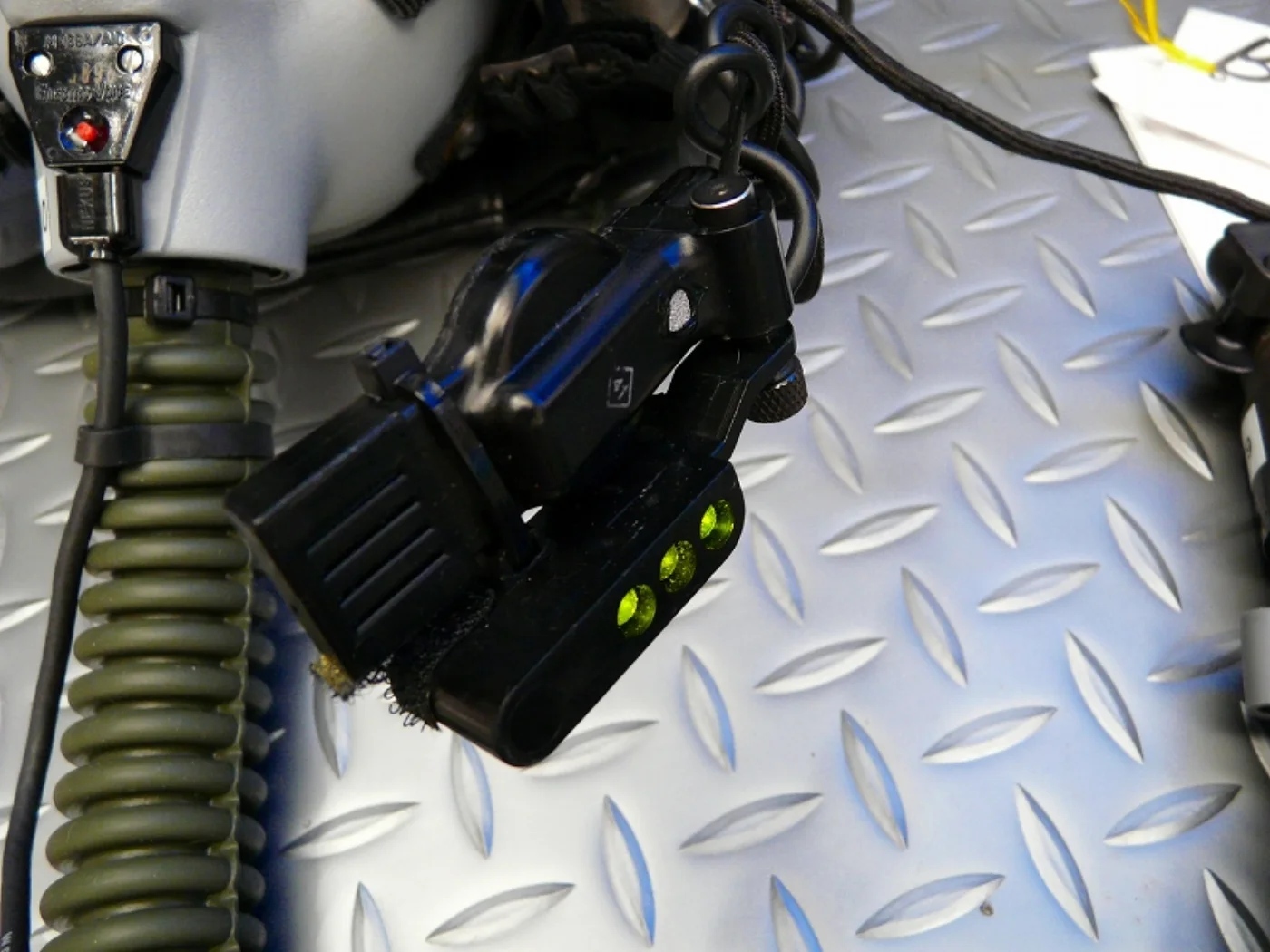 空軍フライトヘルメット HGU-55/P(マイク・LED付き) Lサイズ 記録写真6