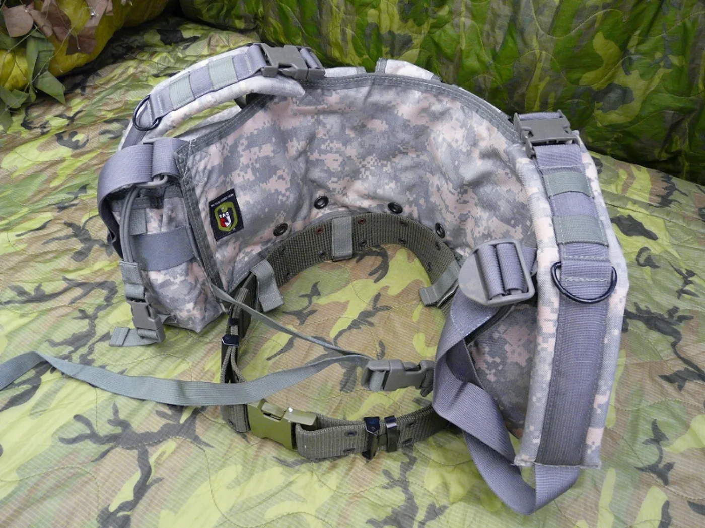 ACU タクティカルアサルトベスト TAG製 米軍実物 記録写真2