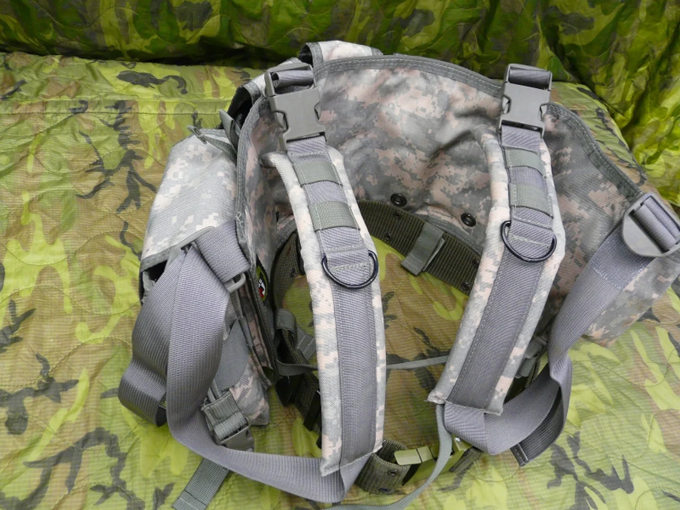 ACU タクティカルアサルトベスト TAG製 米軍実物 記録写真3