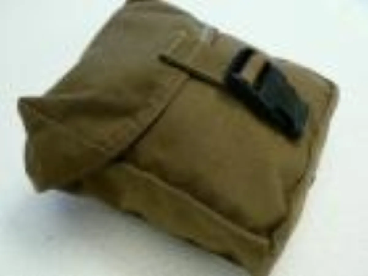ミリタリーショップ 南国百貨店.COM|沖縄 POUCH FIRST AID KIT USMC コヨーテポーチ １個 [ 記録写真1