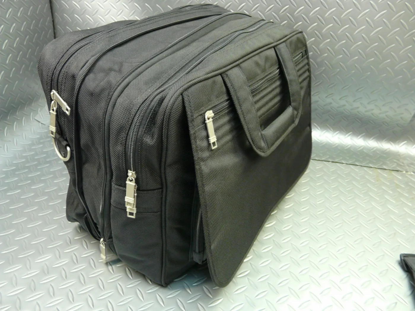 InfoCase 頑丈仕様 ビジネスバッグ 40×33×20cm 記録写真3