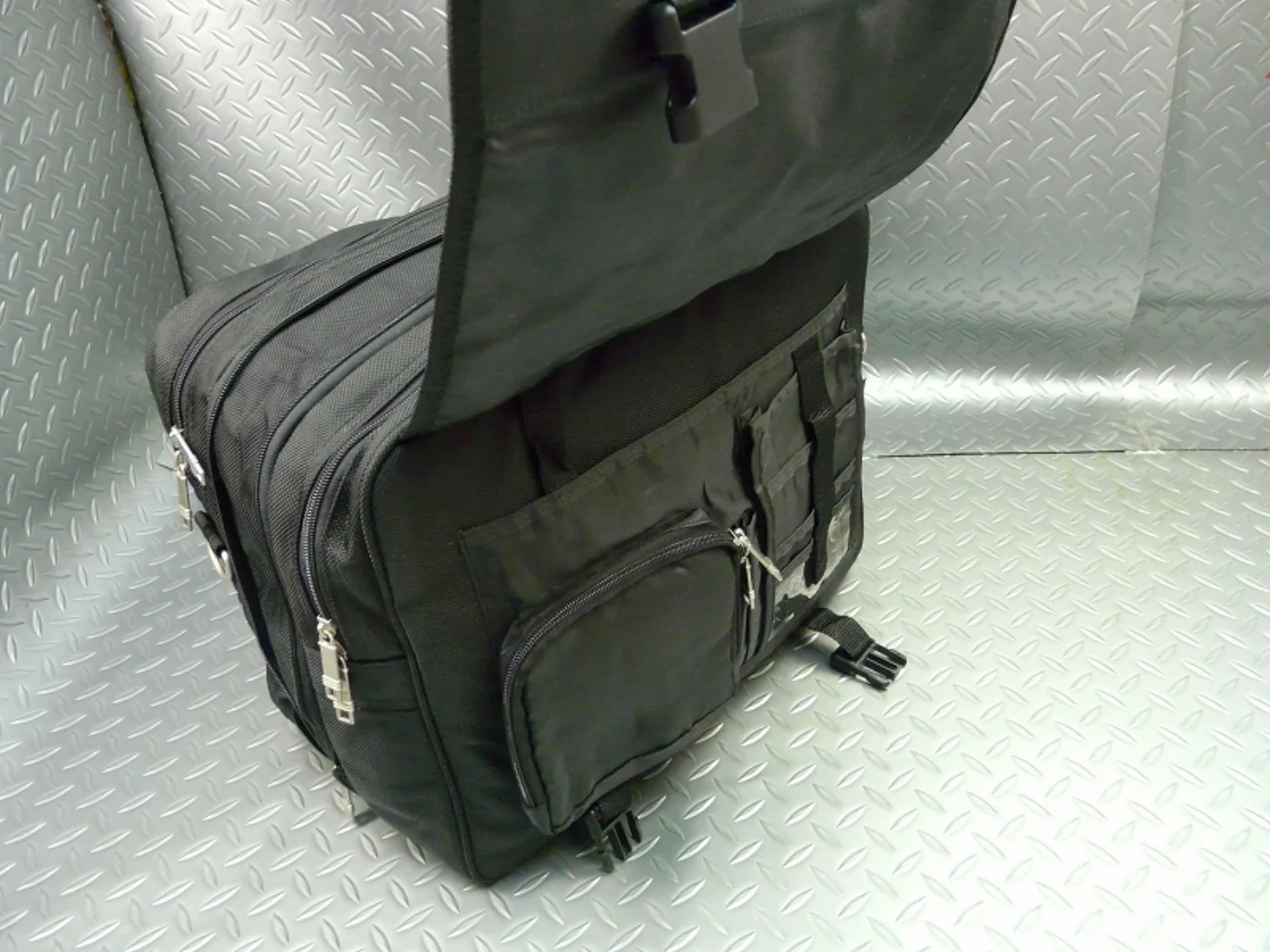 InfoCase 頑丈仕様 ビジネスバッグ 40×33×20cm 記録写真4
