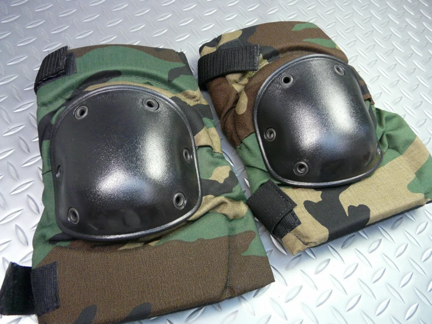 ミリタリーショップ 南国百貨店.COM|沖縄 USMC 迷彩 エルボーパッド（ひじパッド） 【新品】 [C-1286] 記録写真2
