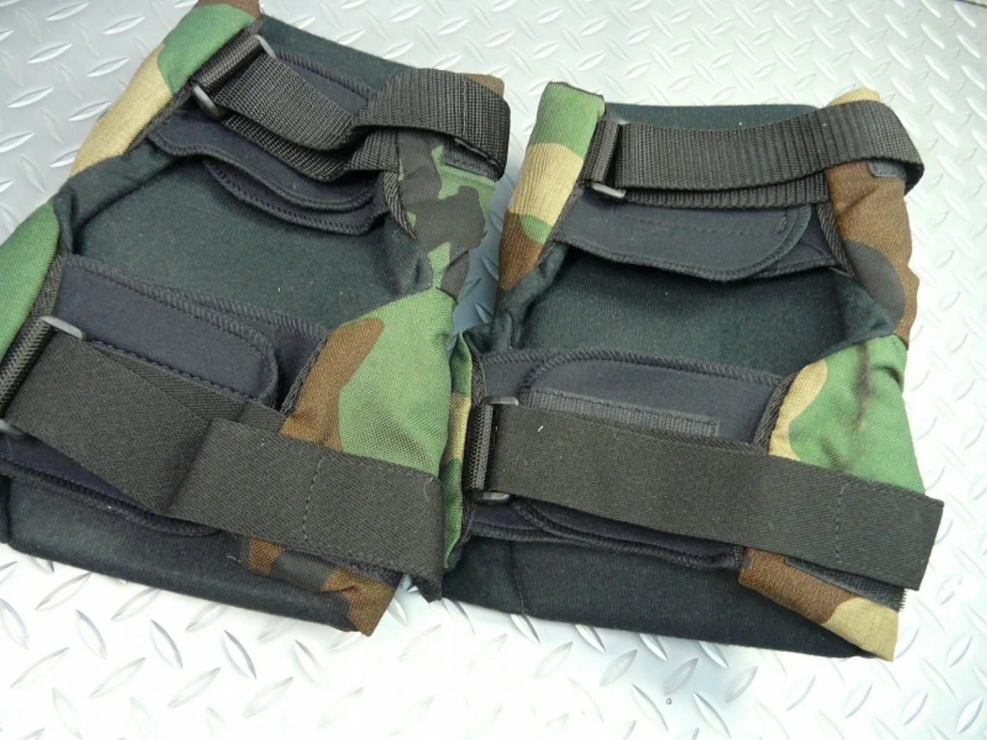 ミリタリーショップ 南国百貨店.COM|沖縄 USMC 迷彩 エルボーパッド（ひじパッド） 【新品】 [C-1286] 記録写真3