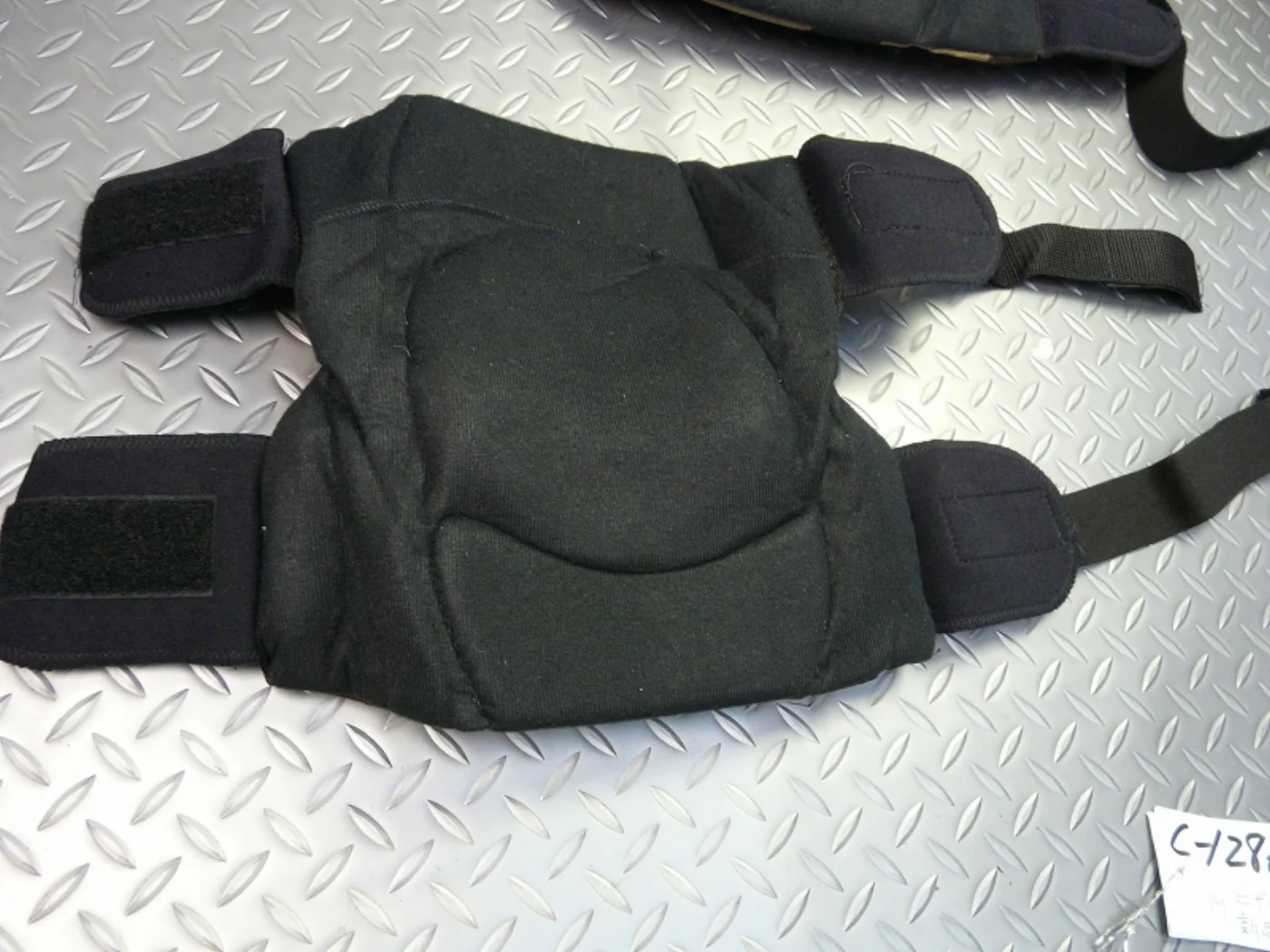 ミリタリーショップ 南国百貨店.COM|沖縄 USMC 迷彩 エルボーパッド（ひじパッド） 【新品】 [C-1286] 記録写真6